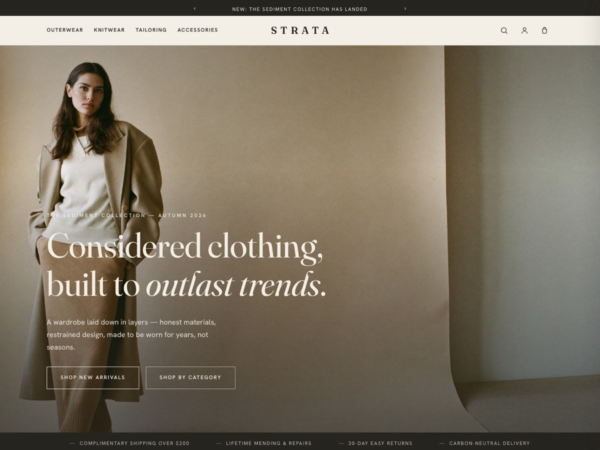 Home do e-commerce STRATA: moda em tons de osso e areia